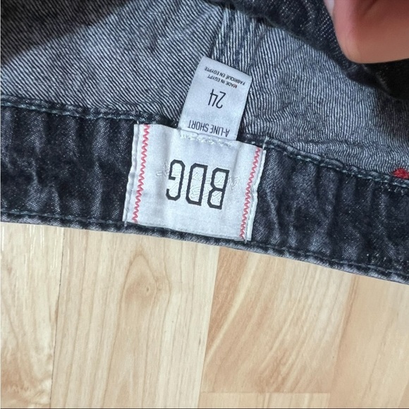 Urban Outfitters BDG Raw Hem Denim Shorts Black Asymmetrical Button Size 24 - Picture 5 of 6